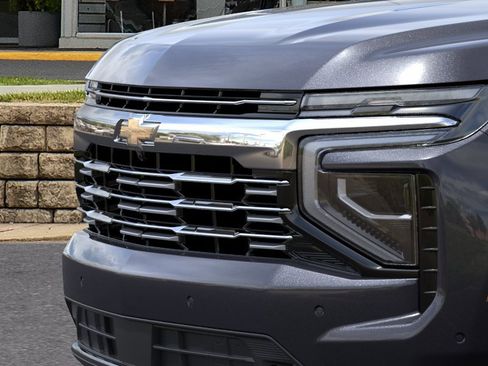 New 2026 Chevrolet Suburban Premier AWD/4WD image 37
