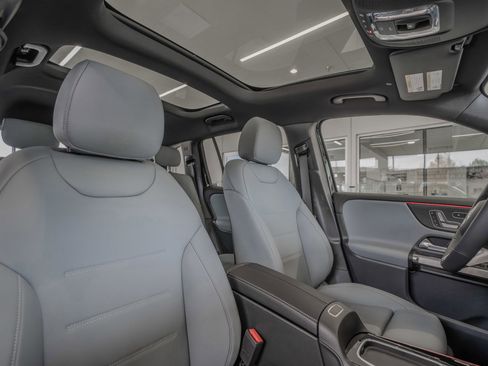 New 2026 Mercedes-Benz GLB 250 4MATIC image 32