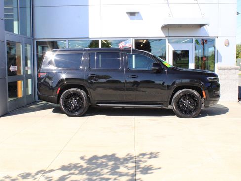 Used 2025 Jeep Wagoneer Series II w/ Premium Group I AWD/4WD image 4