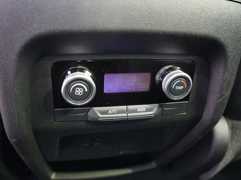 Certified 2025 Buick Enclave Preferred image 19