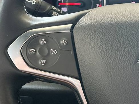 Used 2023 Chevrolet Traverse LT FWD image 32