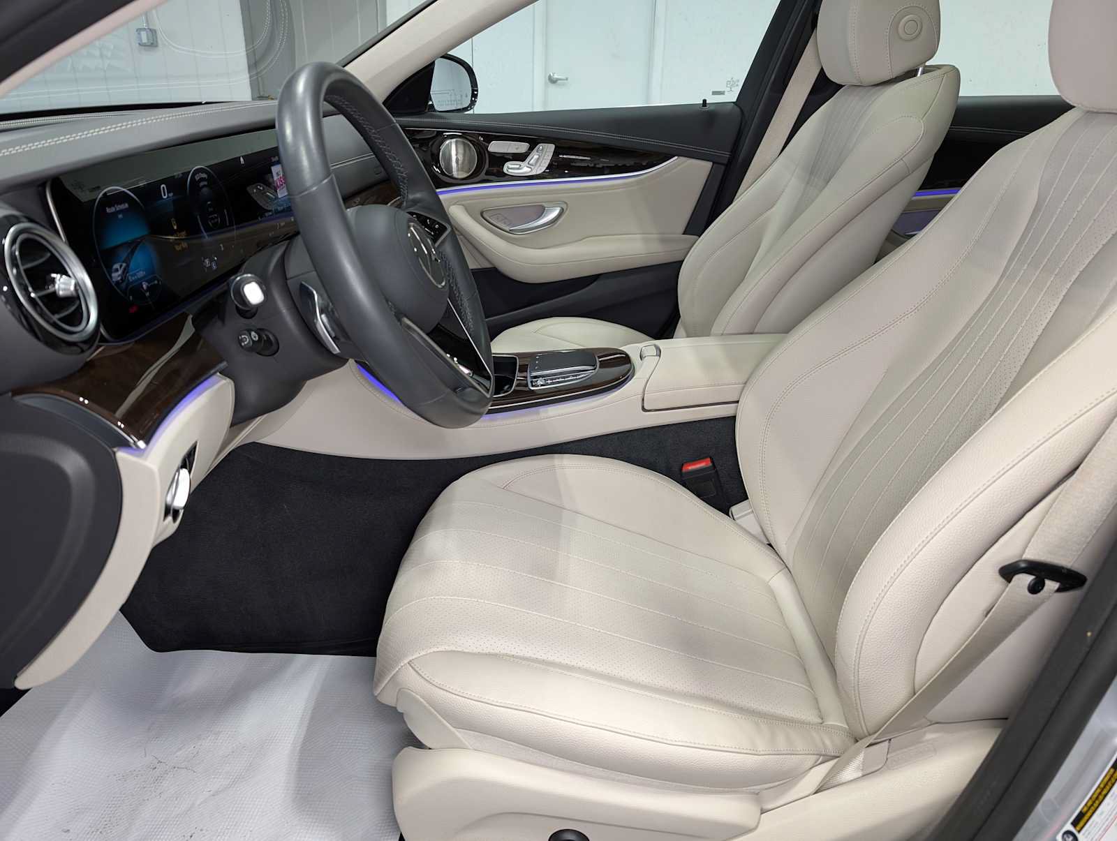 Certified 2022 Mercedes-Benz E 350 4MATIC Sedan image 4