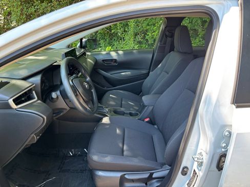 Used 2025 Toyota Corolla LE FWD image 24