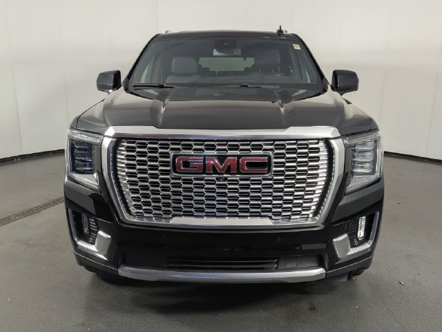Used 2024 GMC Yukon Denali AWD/4WD image 3