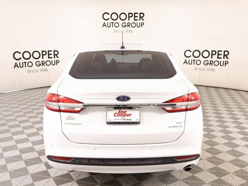 Used 2018 Ford Fusion SE image 20