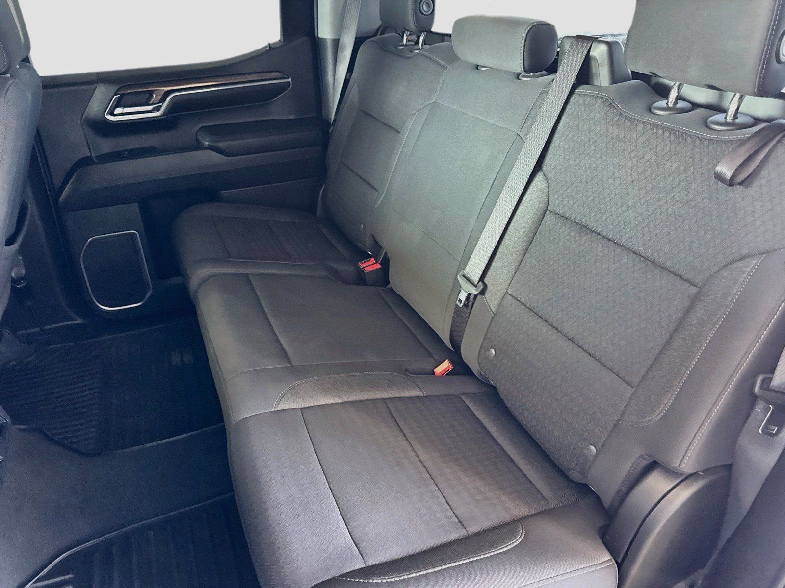 Used 2023 Chevrolet Silverado 1500 LT AWD/4WD image 15