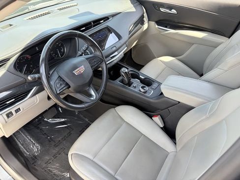 Used 2019 Cadillac XT4 Premium Luxury FWD image 5