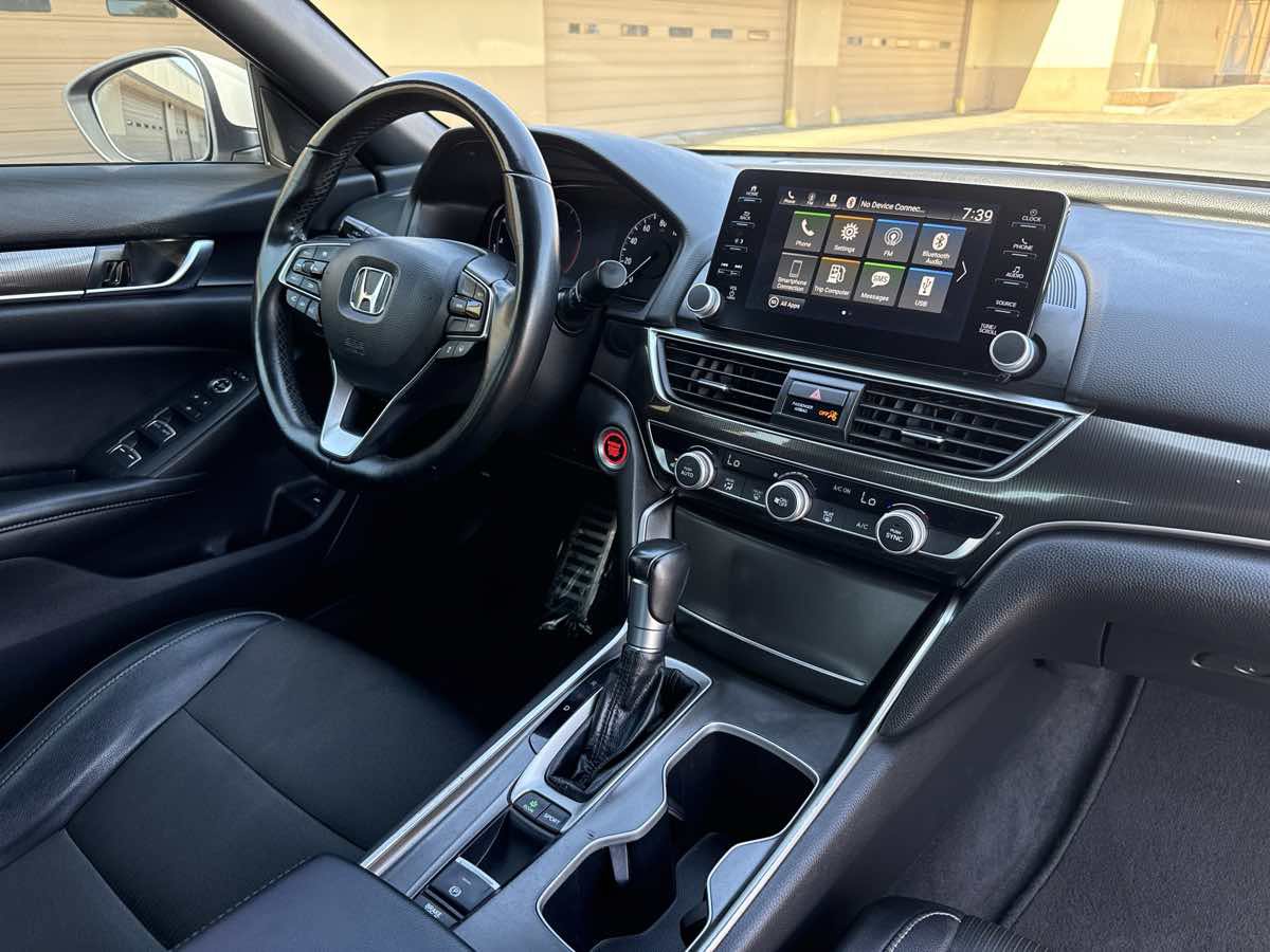 Used 2018 Honda Accord Sport image 17