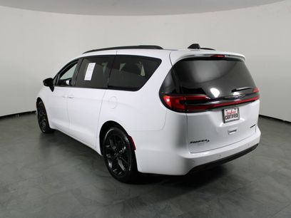 Used 2025 Chrysler Pacifica Limited