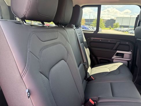 Used 2024 Land Rover Defender 130 S image 18