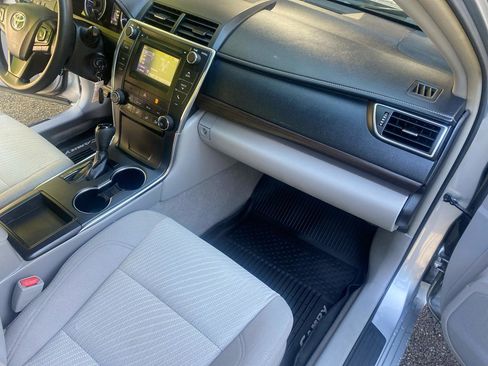 Used 2017 Toyota Camry LE FWD image 20