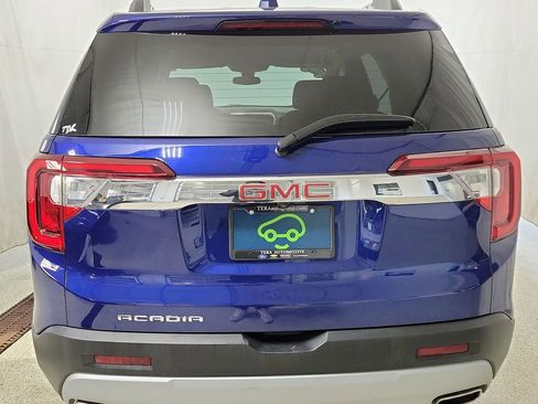 Used 2023 GMC Acadia SLE w/ Driver Convenience Package image 5