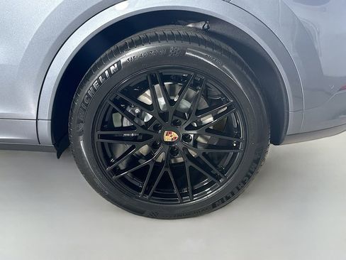 New 2026 Porsche Cayenne image 32
