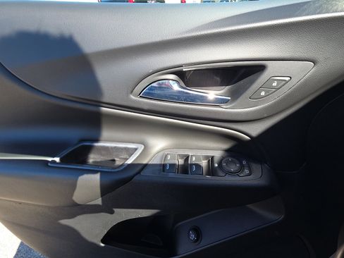 Used 2019 Chevrolet Equinox LT image 13