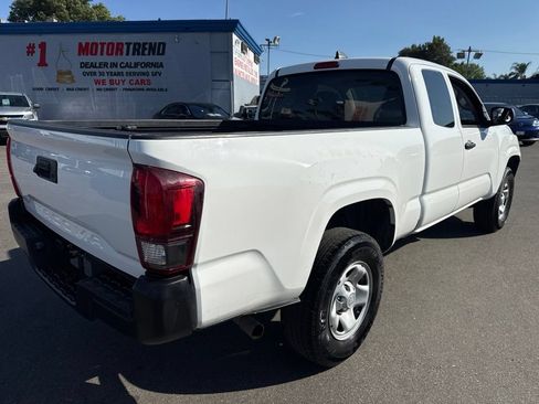 Used 2023 Toyota Tacoma SR RWD image 5