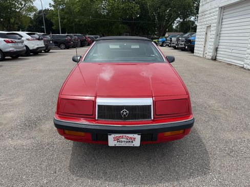 Used 1988 Chrysler LeBaron Convertible FWD image 2