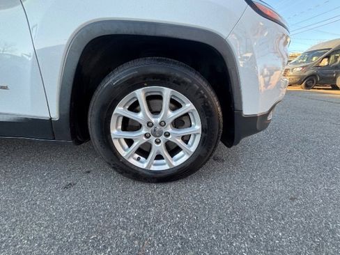 Used 2015 Jeep Cherokee Latitude image 16