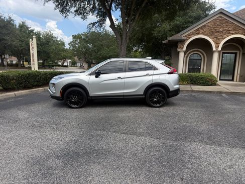 Used 2024 Mitsubishi Eclipse Cross LE AWD/4WD image 2