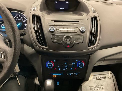 Used 2017 Ford Escape SE w/ SE Cold Weather Package AWD/4WD image 17