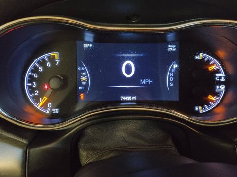 Used 2015 Jeep Grand Cherokee Limited image 23