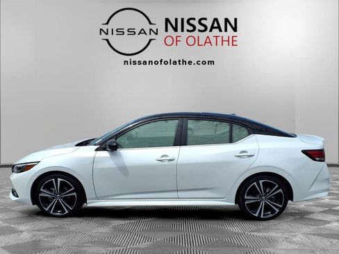 Used 2023 Nissan Sentra SR w/ SR Premium Package FWD image 21