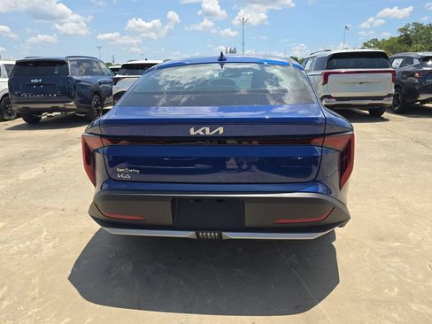 New 2026 Kia K4 FWD image 7
