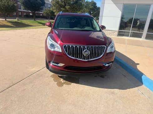 Used 2017 Buick Enclave Leather FWD image 4