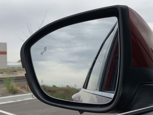 Used 2024 Nissan Pathfinder SV image 13