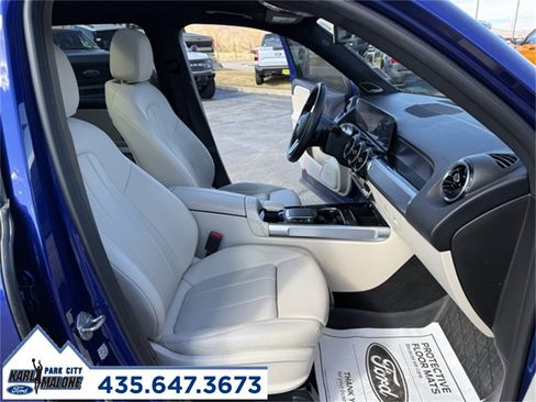 Used 2021 Mercedes-Benz GLB 250 4MATIC image 39
