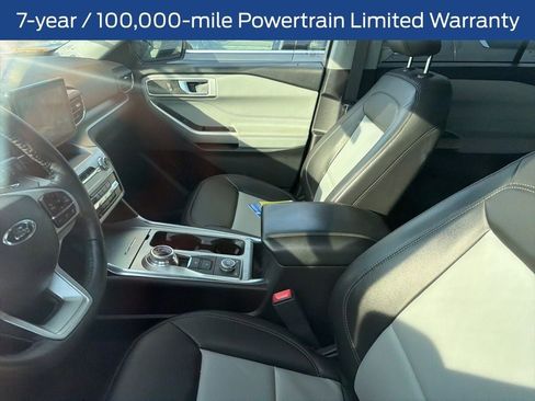 Used 2022 Ford Explorer XLT w/ Equipment Group 202A image 4