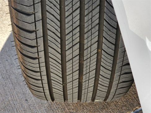 Used 2023 Land Rover Range Rover SE image 11