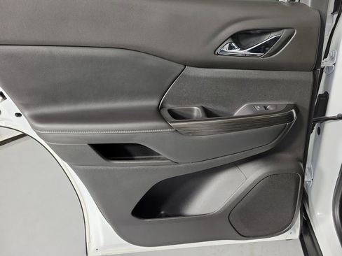 Used 2019 GMC Acadia SLT image 11