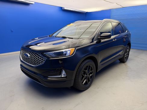 Used 2024 Ford Edge SEL w/ Convenience Package AWD/4WD image 4