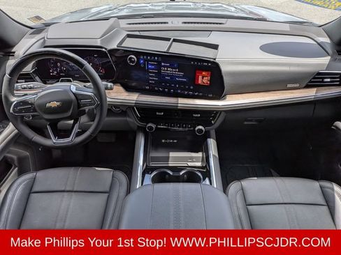 Used 2026 Chevrolet Tahoe High Country AWD/4WD image 14