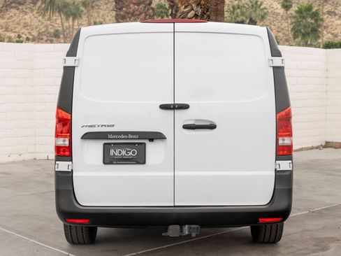 Used 2022 Mercedes-Benz Metris image 9