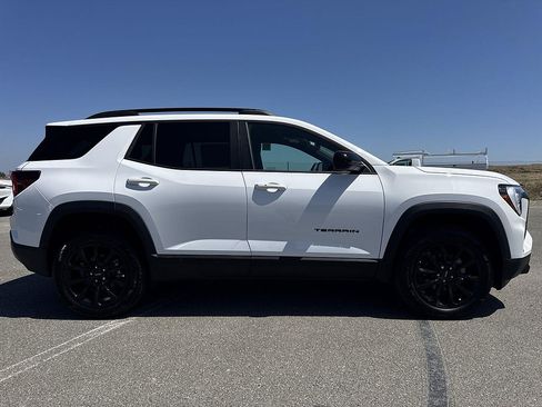 New 2026 GMC Terrain Elevation w/ Black Edition FWD image 3