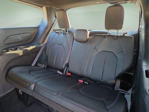 New 2026 Chrysler Pacifica Select w/ S Appearance Package FWD image 10