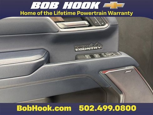 Used 2023 Chevrolet Silverado 1500 High Country w/ Technology Package image 9