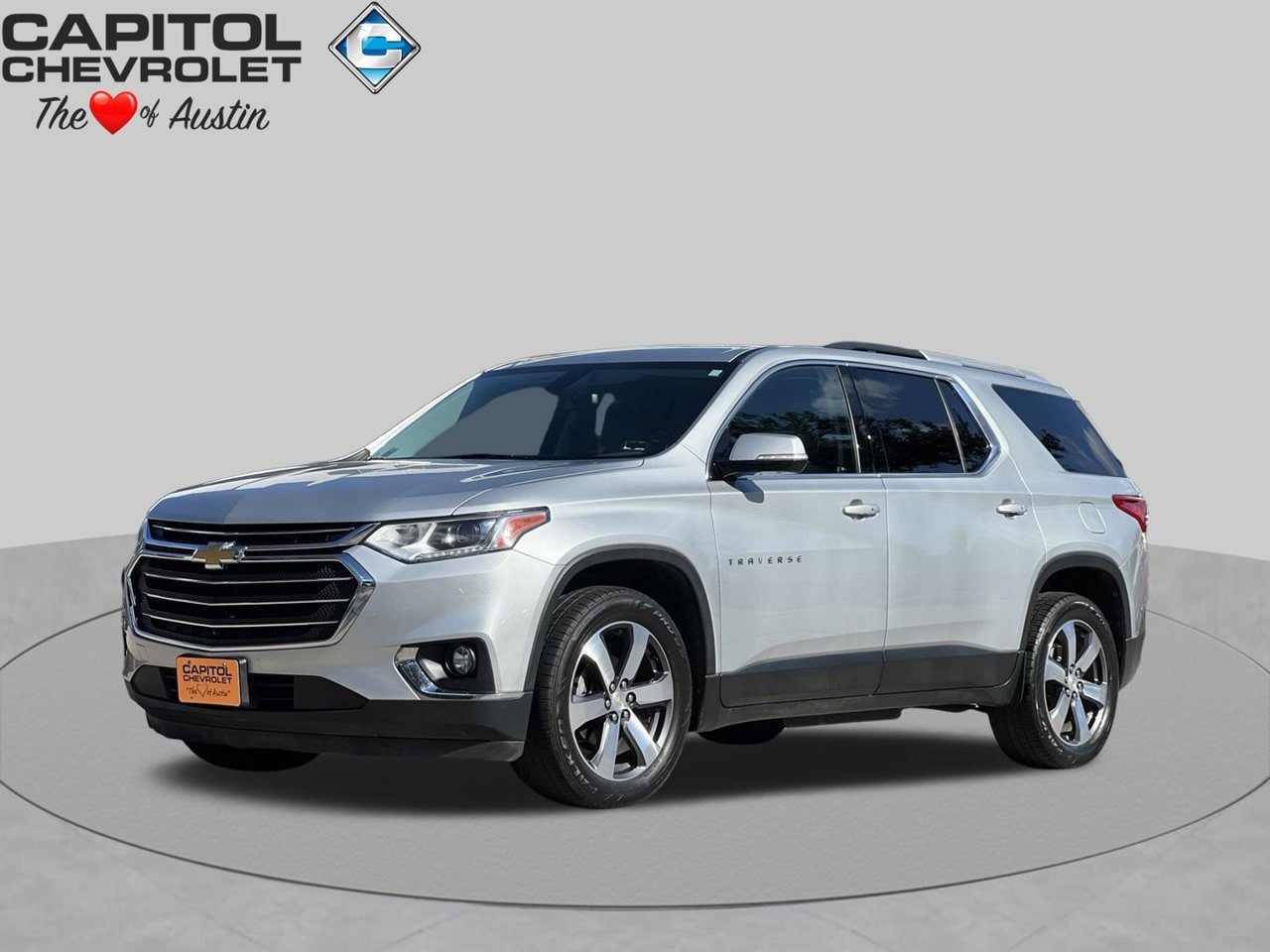 Used 2018 Chevrolet Traverse LT FWD image 1
