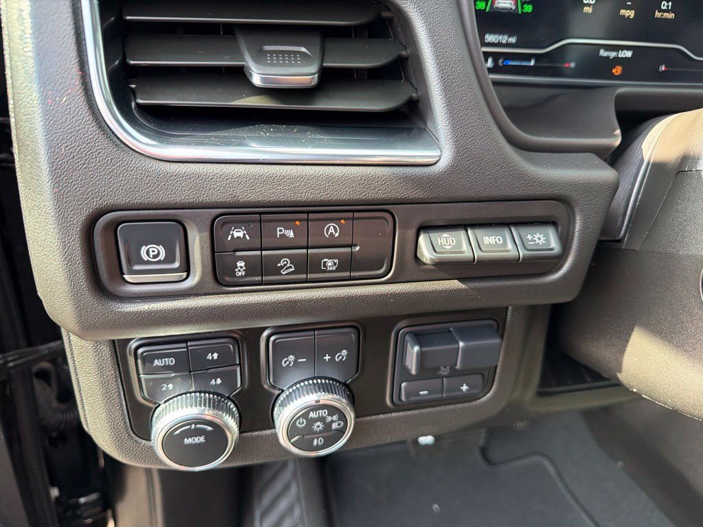 Used 2024 GMC Yukon XL AT4 w/ Technology Package AWD/4WD image 14