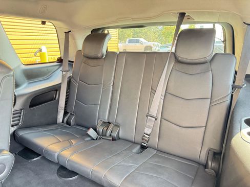 Used 2018 Cadillac Escalade Premium Luxury AWD/4WD image 27