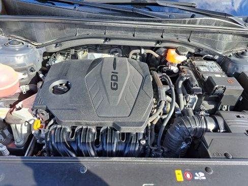 Used 2023 Kia Sorento LX image 18