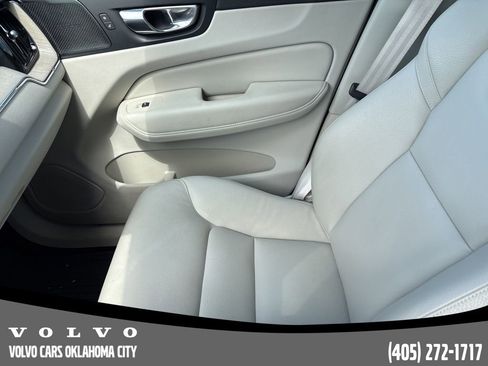 Used 2023 Volvo XC60 B5 Plus w/ Climate Package image 10