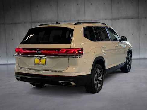Used 2025 Volkswagen Atlas SE FWD image 5