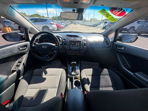 Used 2018 Kia Forte S w/ S Technology Plus Package FWD image 16