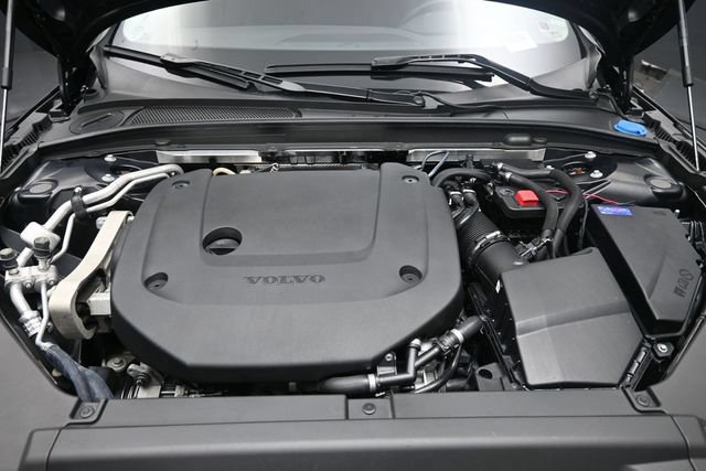 Used 2023 Volvo S90 B6 Plus AWD/4WD image 31