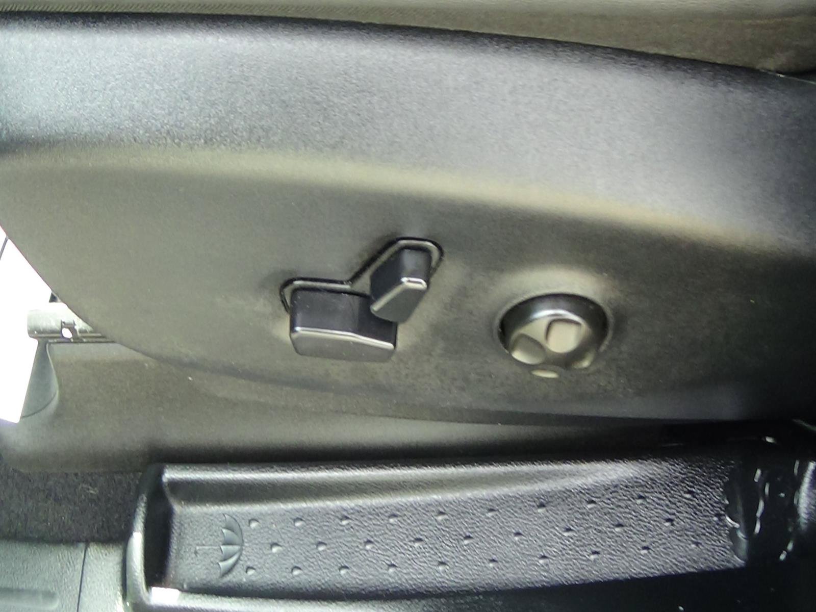 Certified 2025 Chrysler Pacifica Select FWD image 20