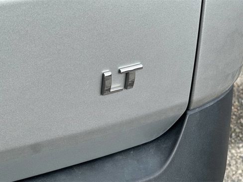 Used 2022 Chevrolet Traverse LT image 28