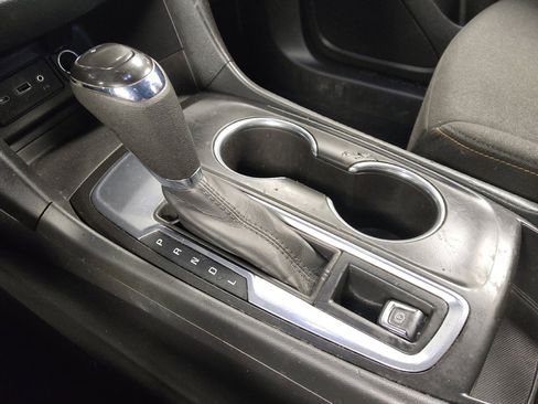 Used 2020 Chevrolet Equinox LT w/ Driver Convenience Package FWD image 26