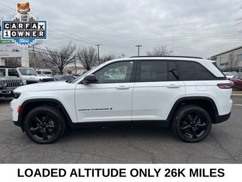 Used 2023 Jeep Grand Cherokee Altitude image 18